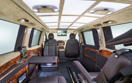 KLASSEN VIP VAN MVD 9056