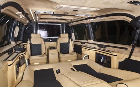 KLASSEN VIP VAN MVD 9007