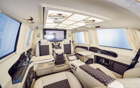 KLASSEN VIP VAN MVD 9028