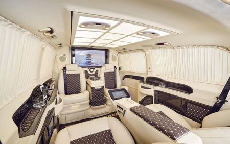 KLASSEN VIP VAN MVD 9028