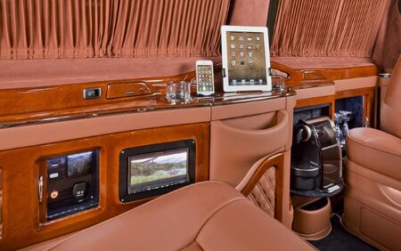 KLASSEN VIP VAN MVD 9003