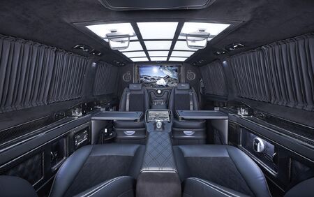 KLASSEN VIP VAN MVD 9031