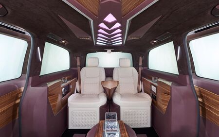 KLASSEN VIP VAN MVD 9027