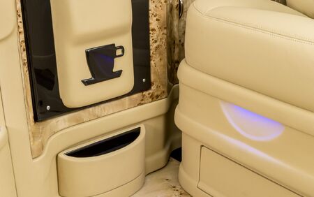 KLASSEN VIP VAN MVD 9013