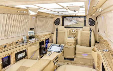 KLASSEN VIP VAN MVD 9013