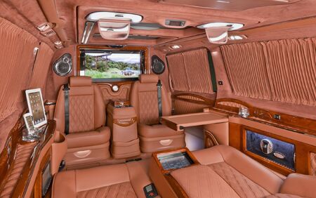 KLASSEN VIP VAN MVD 9003