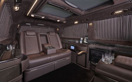 KLASSEN VIP VAN MVD 9032